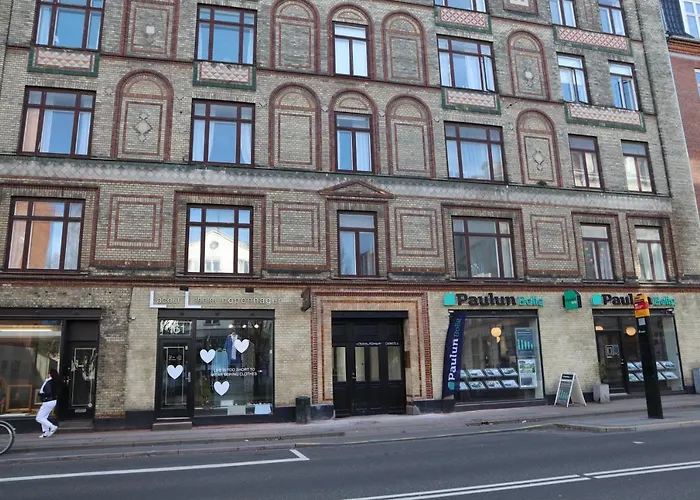 In Quiet Yellow Courtyard * 哥本哈根